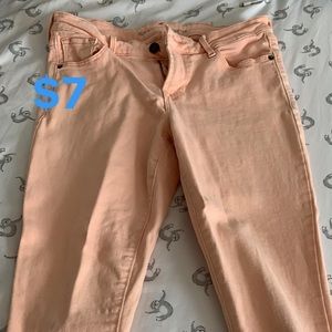 Old navy rockstar jeans in peach